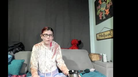 Snapshot of roxihazeleyes chatting on 21, 9, 2025 roxihazeleyes online show from 21, 9, 2025