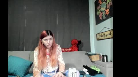 Snapshot of roxihazeleyes chatting on 21, 9, 2025 roxihazeleyes online show from 21, 9, 2025