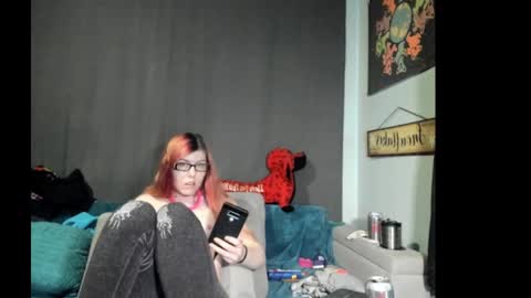 Snapshot of roxihazeleyes chatting on 2, 10, 2025 roxihazeleyes online show from 2, 10, 2025