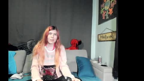 Snapshot of roxihazeleyes chatting on 2, 10, 2025 roxihazeleyes online show from 2, 10, 2025