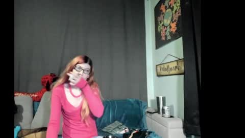 Snapshot of roxihazeleyes chatting on 6, 10, 2025 roxihazeleyes online show from 6, 10, 2025