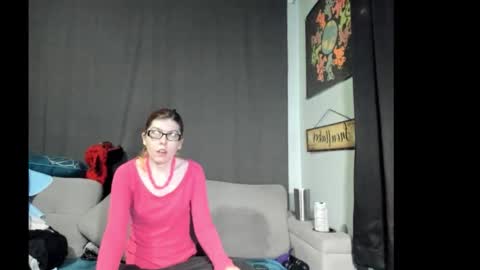 Snapshot of roxihazeleyes chatting on 15, 10, 2025 roxihazeleyes online show from 15, 10, 2025