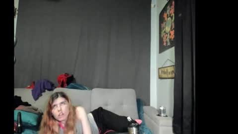 Snapshot of roxihazeleyes chatting on 8, 11, 2025 roxihazeleyes online show from 8, 11, 2025