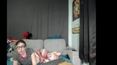 Snapshot of roxihazeleyes chatting on 11, 11, 2025 roxihazeleyes online show from 11, 11, 2025