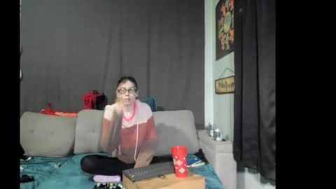 Snapshot of roxihazeleyes chatting on 14, 11, 2025 roxihazeleyes online show from 14, 11, 2025