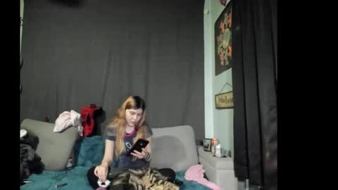 Snapshot of roxihazeleyes chatting on 18, 11, 2025 roxihazeleyes online show from 18, 11, 2025