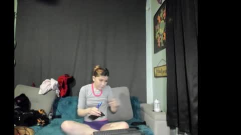 Snapshot of roxihazeleyes chatting on 20, 11, 2025 roxihazeleyes online show from 20, 11, 2025