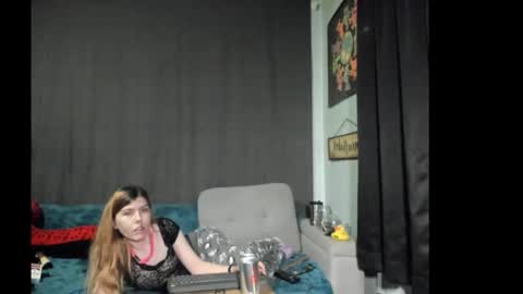 Snapshot of roxihazeleyes chatting on 23, 11, 2025 roxihazeleyes online show from 23, 11, 2025