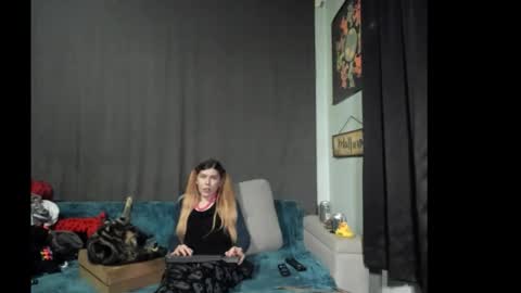 Snapshot of roxihazeleyes chatting on 26, 11, 2025 roxihazeleyes online show from 26, 11, 2025