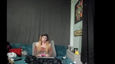 Snapshot of roxihazeleyes chatting on 27, 11, 2025 roxihazeleyes online show from 27, 11, 2025