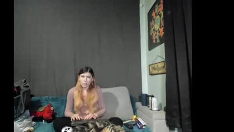 Snapshot of roxihazeleyes chatting on 2, 12, 2025 roxihazeleyes online show from 2, 12, 2025