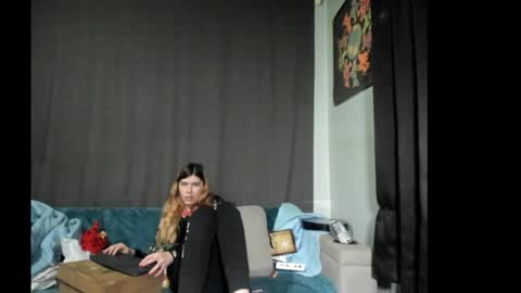 Snapshot of roxihazeleyes chatting on 15, 12, 2025 roxihazeleyes online show from 15, 12, 2025