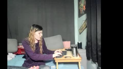 roxihazeleyes online show from 14, 3, 2026