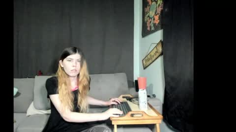 roxihazeleyes online show from 19, 5, 2026