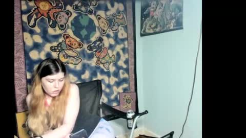 Snapshot of roxihazeleyes chatting on 2, 7, 2026 roxihazeleyes online show from 2, 7, 2026