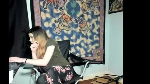 Snapshot of roxihazeleyes chatting on 14, 7, 2026 roxihazeleyes online show from 14, 7, 2026