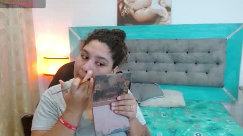 Snapshot of roxx_iie chatting on 6, 10, 2025 roxiie online show from 6, 10, 2025