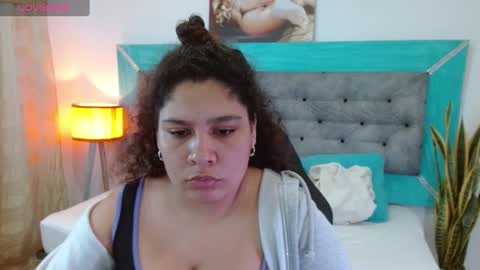 Snapshot of roxx_iie chatting on 7, 10, 2025 roxiie online show from 7, 10, 2025