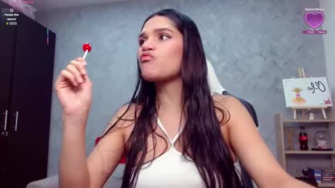 Snapshot of roxxi_2110 chatting on 5, 10, 2025 roxxi_2110 online show from 5, 10, 2025