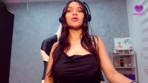 Snapshot of roxxi_2110 chatting on 3, 12, 2025 roxxi_2110 online show from 3, 12, 2025