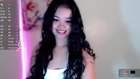 Snapshot of roxxy_blossom chatting on 8, 11, 2025 roxxy_blossom online show from 8, 11, 2025