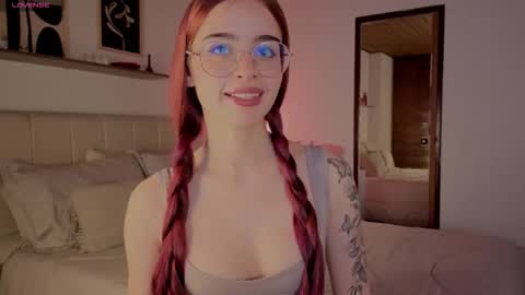 Snapshot of roxxy_mora chatting on 22, 11, 2025 Roxxy online show from 22, 11, 2025