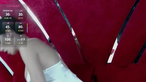 Snapshot of roxxy_rouge chatting on 8, 11, 2025 Roxy online show from 8, 11, 2025