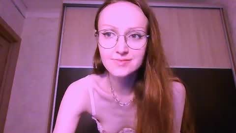 Snapshot of roxxywharton chatting on 4, 7, 2026 Roxxy Wharton online show from 4, 7, 2026