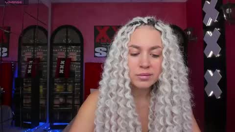 Snapshot of roxy_mars chatting on 19, 5, 2026 Roxy online show from 19, 5, 2026