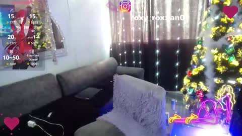 Snapshot of roxy_roxxan chatting on 5, 12, 2025 - online show from 5, 12, 2025