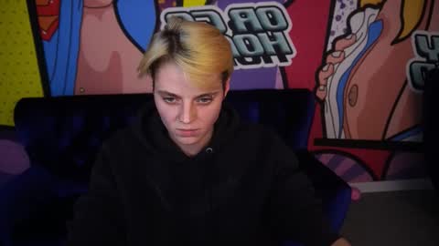 Snapshot of roxyflames chatting on 5, 12, 2025 roxyflames online show from 5, 12, 2025