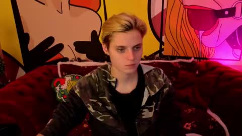 Snapshot of roxyflames chatting on 15, 12, 2025 roxyflames online show from 15, 12, 2025