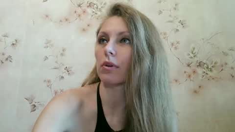 roxyfox18x01 online show from 11, 3, 2026
