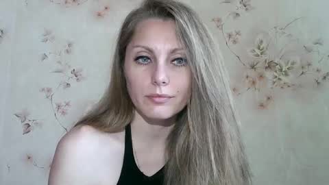 roxyfox18x01 online show from 25, 5, 2026