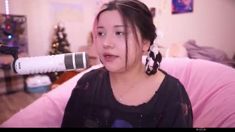 roxysuh online show from 10, 9, 2025