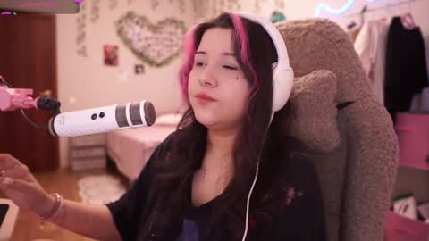 roxysuh online show from 6, 4, 2026