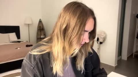 Roxy online show from 23, 3, 2026