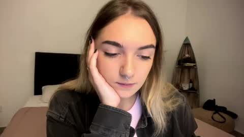 Roxy online show from 19, 4, 2026