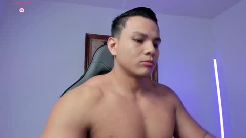 Snapshot of roy__constance chatting on 8, 6, 2026 Roy Constance online show from 8, 6, 2026