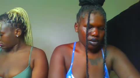 Snapshot of royal_goddes chatting on 8, 3, 2025 goddes online show from 8, 3, 2025