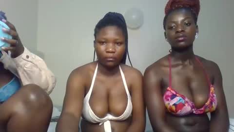 Snapshot of royal_goddes chatting on 23, 9, 2025 goddes online show from 23, 9, 2025