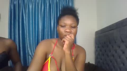 Snapshot of royal_goddes chatting on 5, 10, 2025 goddes online show from 5, 10, 2025