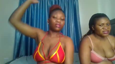 Snapshot of royal_goddes chatting on 23, 10, 2025 goddes online show from 23, 10, 2025