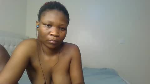 Snapshot of royal_goddes chatting on 12, 11, 2025 goddes online show from 12, 11, 2025