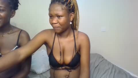 Snapshot of royal_goddes chatting on 18, 11, 2025 goddes online show from 18, 11, 2025