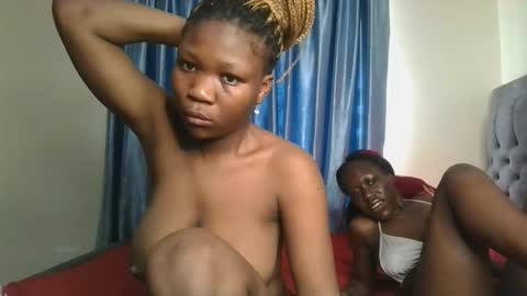 Snapshot of royal_goddes chatting on 26, 11, 2025 goddes online show from 26, 11, 2025