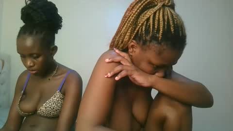 Snapshot of royal_goddes chatting on 29, 11, 2025 goddes online show from 29, 11, 2025