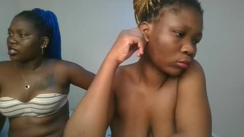 Snapshot of royal_goddes chatting on 4, 12, 2025 goddes online show from 4, 12, 2025