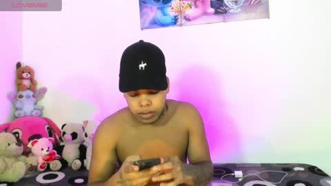 Snapshot of royals_cum21 chatting on 5, 8, 2026 royals_cum21 online show from 5, 8, 2026