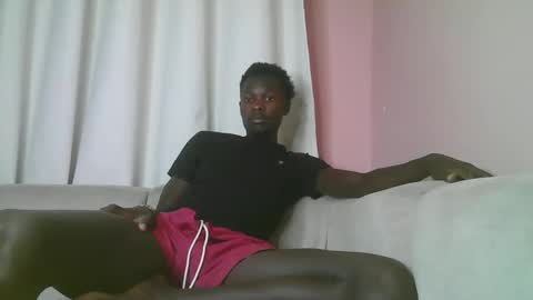 Snapshot of royalty254 chatting on 7, 5, 2026 royalty254 online show from 7, 5, 2026